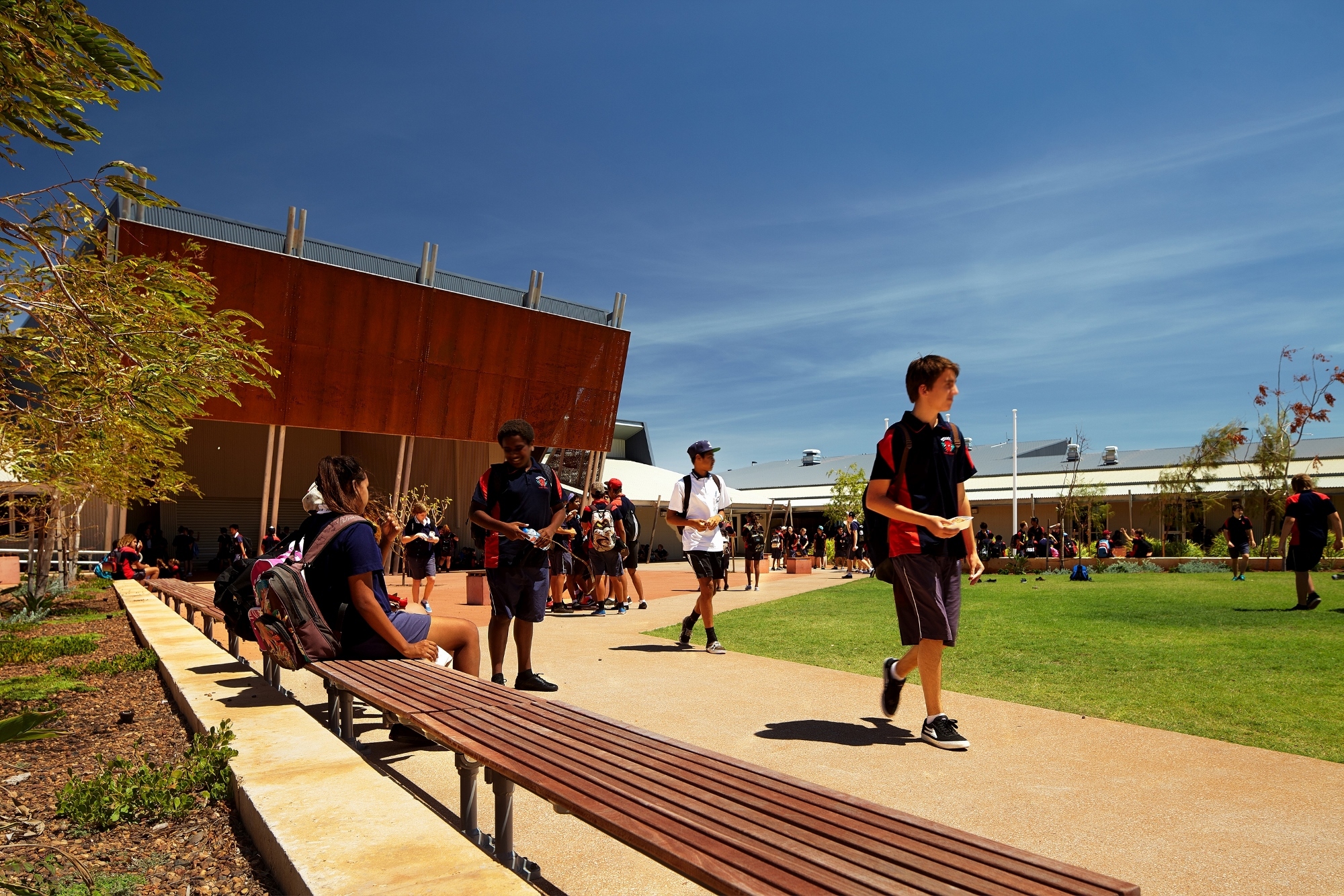 Karratha SHS20140214 6476 3000x2001 2000x1334