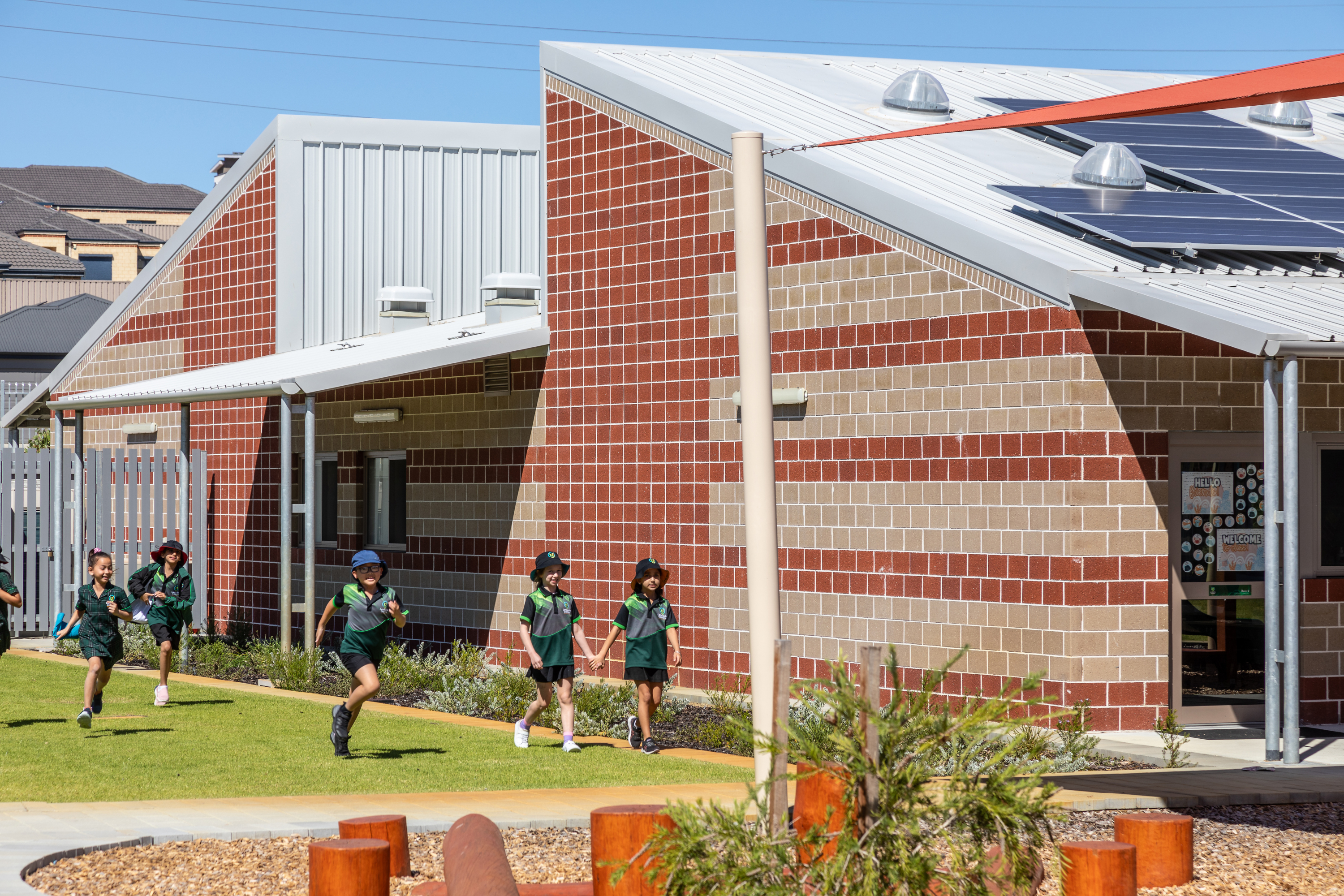 LANDSDALEGARDENSPS 040