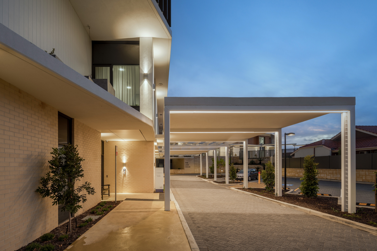 AMANA KINROSS 007 small